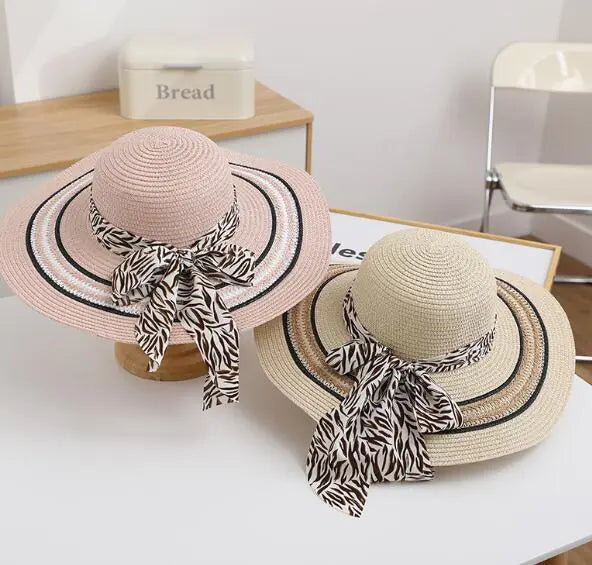 Trendy Women's Foldable Beach Hat for Stylish Looks