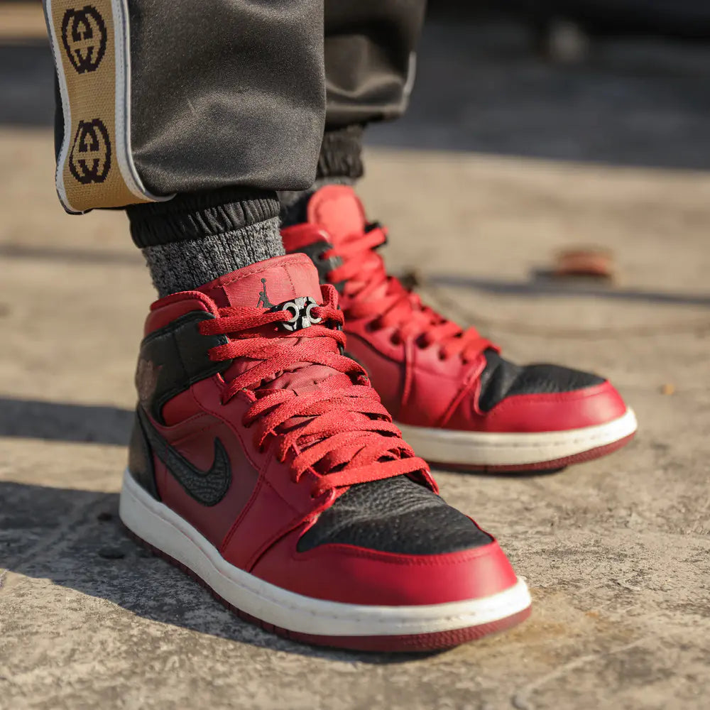 Quick Adjustable Paracord Lace Locks with Large Openings