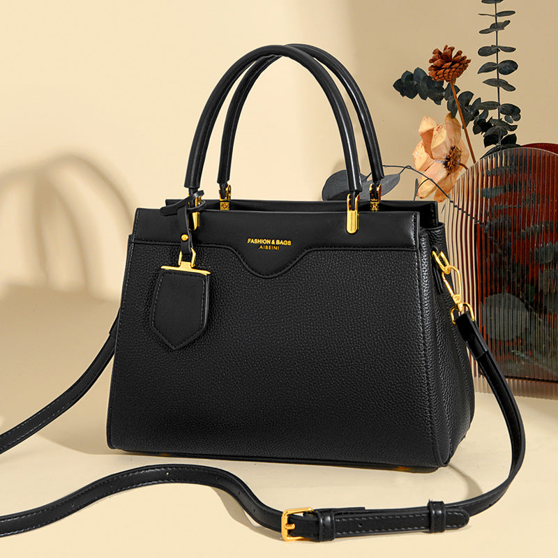 Handbags are versatile for women in autumn