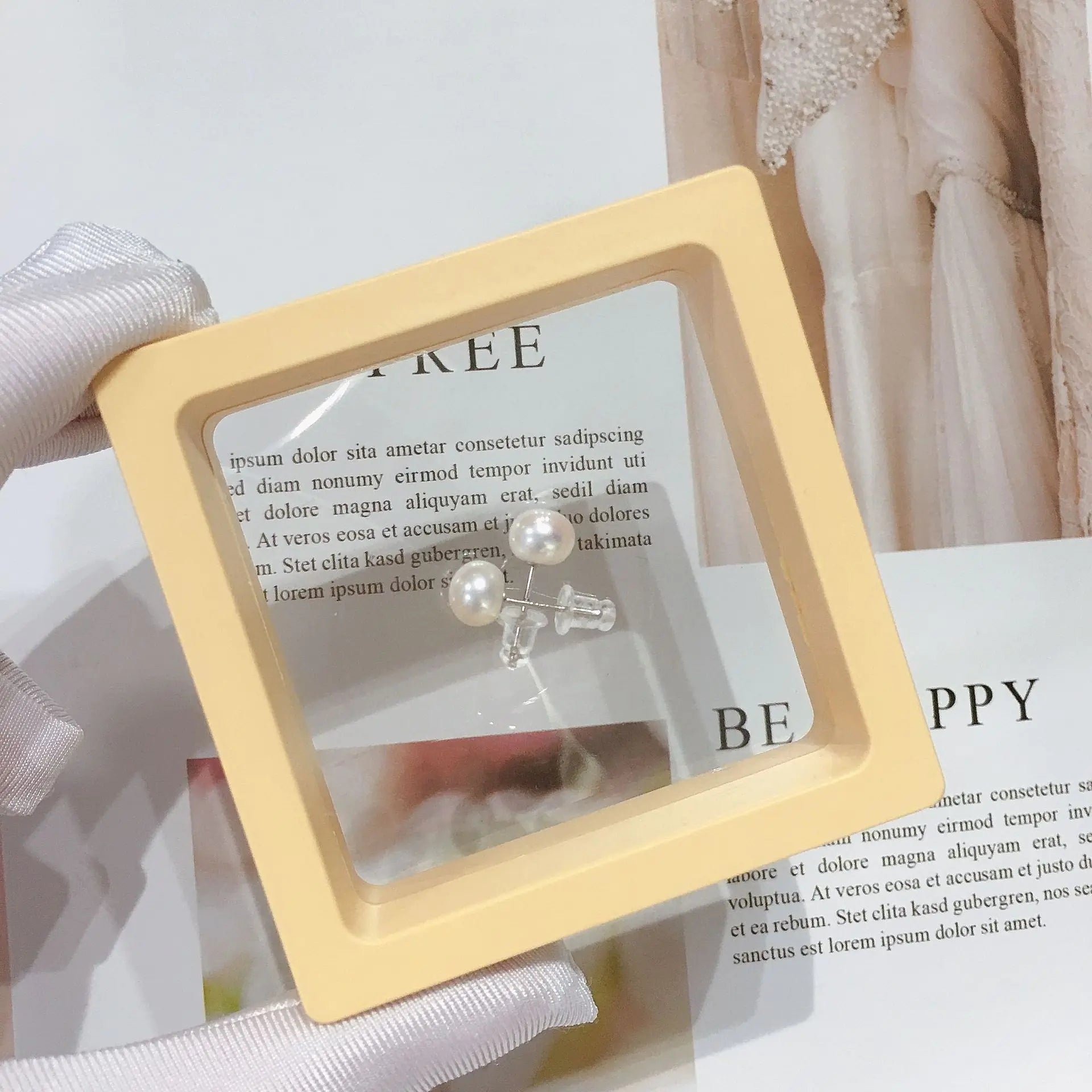 Luxury Jewelry Box with Floating Design and Plastic Film