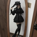  Black shirt + black skirt