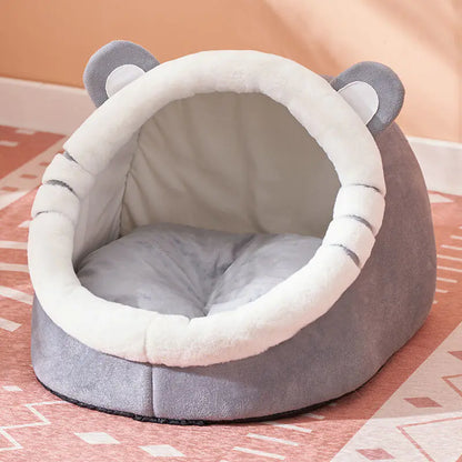 Winter-Ready Semi-Enclosed Cat Bed for All Seasons